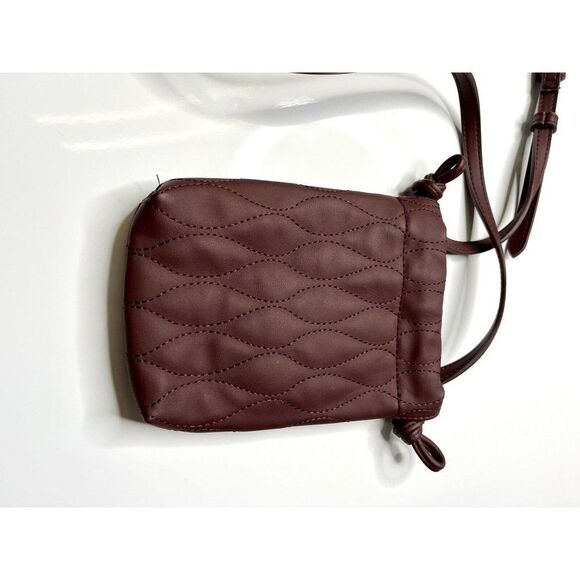 Universal Thread Maroon Small Cross Body Purse Cute Excellent Condition - Picture 2 of 6